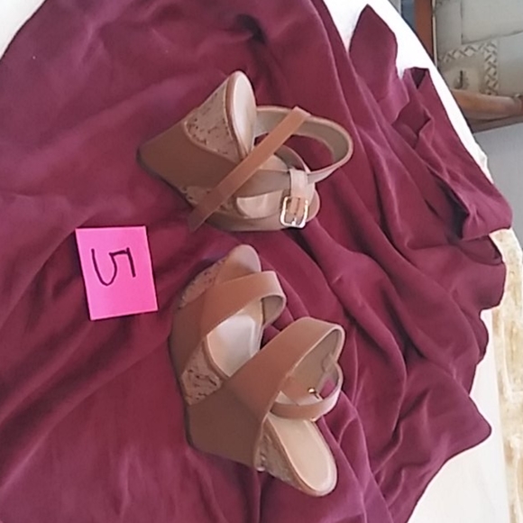 Heels - Picture 4 of 4